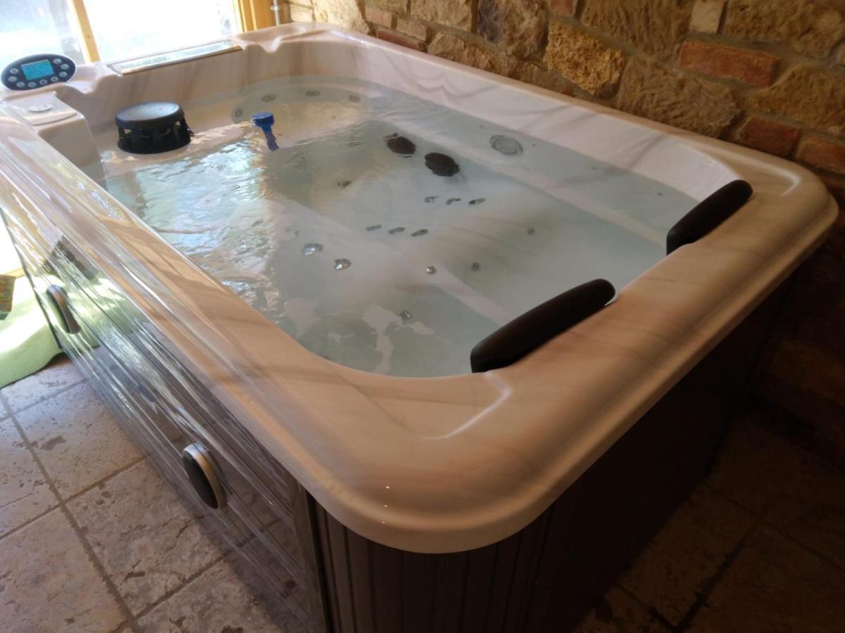 Agriturismo Podere Biancospino Piscina Privata 끼안챠노테르메 외부 사진